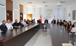 Çavuşoğlu AÖA yönetimiyle görüştü