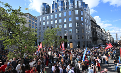 Brüksel'de öğrenciler eğitim ücretlerindeki artışı protesto etti