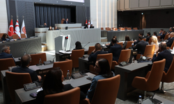 Genel seçimin 6 Aralık’ta yapılmasını öngören tasarıya ivedilik kararı alındı