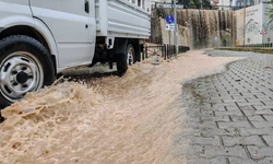 İstanbul'da su birikintisine basan 14 yaşındaki çocuk elektrik akımına kapıldı, hayatını kaybetti