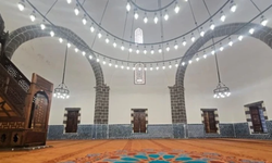 Bakan Ersoy duyurdu: Asırlık mabetler yeniden cemaatiyle buluşacak