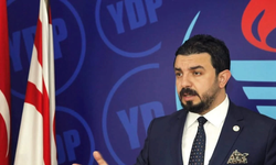 Zaroğlu, “YDP’yi üçüncü parti olarak değerlendirdiği gerekçesiyle” Akansoy’a teşekkür etti