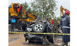 Kocaeli'de sel sularına kapılan 1 kişi halatlarla kurtarıldı! Kayıp 1 kişi ise aranıyor