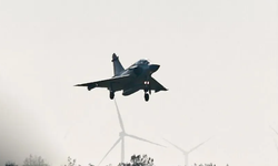 Fransa'da Mirage 2000D tipi savaş uçağı düştü