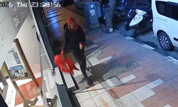 Türk bayrağına çirkin hareket: Polis, görüntülerdeki kişiyi