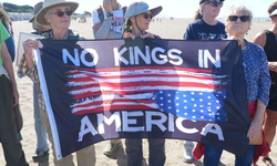 ABD’DE TRUMP’A KARŞI “KRALLARA HAYIR” PROTESTOLARI: BİNLERCE KİŞİ SOKAKLARA ÇIKTI