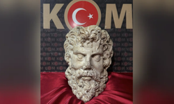 İzmir'de 2 bin yıllık Zeus heykel başı ele geçirildi: 3 gözaltı