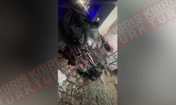 LEFKOŞA’DA ALKOLLÜ SÜRÜCÜ TAKLA ATTI: 1 YARALI
