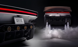 Tesla’nın Yeni Spor Otomobili Havada Takla Atıp Araçların Üzerinden Atladı