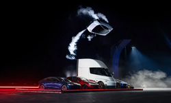 Tesla Roadster, Roket Motorlarıyla 612 Km/S Hıza Ulaşmayı Hedefliyor