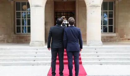Macron’dan Güney Kıbrıs’a destek ve “Fransa Kıbrıs’ı seviyor” mesajı