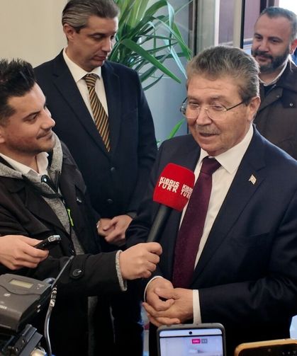 Başbakan Üstel : Olumlu atmosferler üst üste geldi....