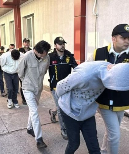 Doktorlar torbacı oldu: Onlarca kişi tutuklandı