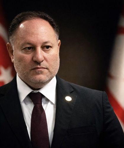 Öztürkler: Bayrak ve poster yakmak çözüm değil, nefretin göstergesidir