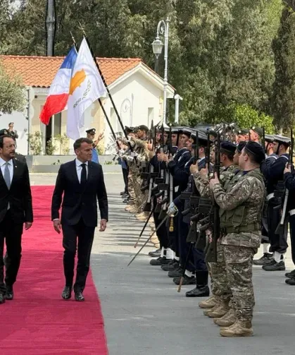 Macron GKRY’de: Hristodulidis ile kritik görüşme