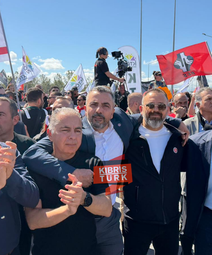 Sendikalar Meclis önünde toplandı: yoğun kalabalık dikkat çekti