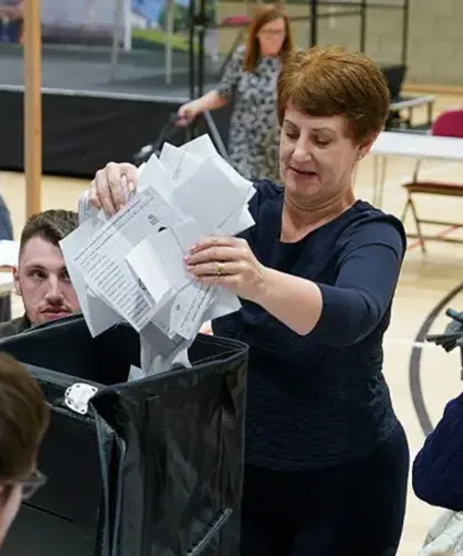 İngiltere'de yerel seçimlerin ilk sonuçlarında aşırı sağcı Reform UK Partisi öne çıktı