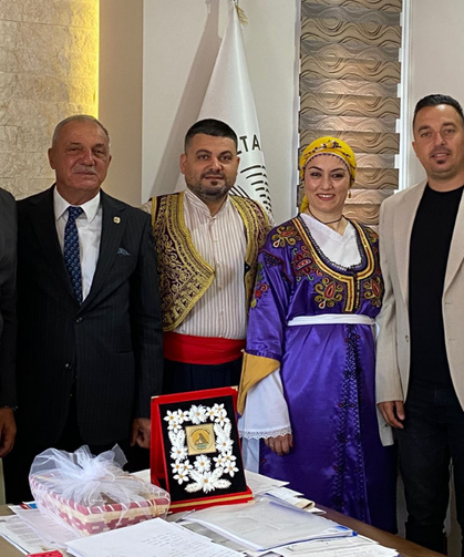 LAÇ Belediyesinden Sultanhisar’a Çilek Festivali Ziyareti