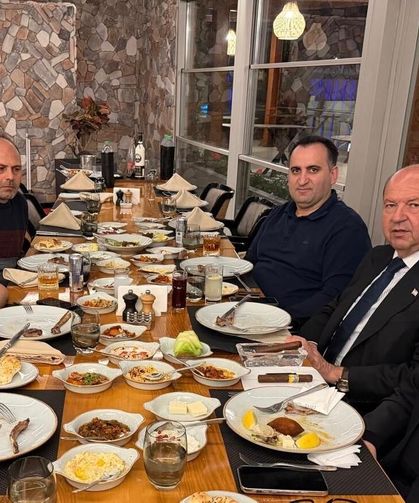 Ersin Tatar İş insanlarıyla akşam yemeğinde bir araya geldi