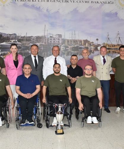 VAKIFLAR TEKERLEKLİ BASKETBOL TAKIMI’NIN BAKAN ATAOĞLU’NA TEŞEKKÜR ZİYARETİ...