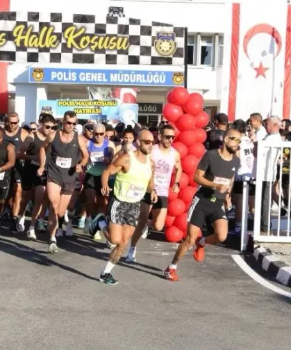 Polis Halk Koşusu rekor katılımla koşuldu