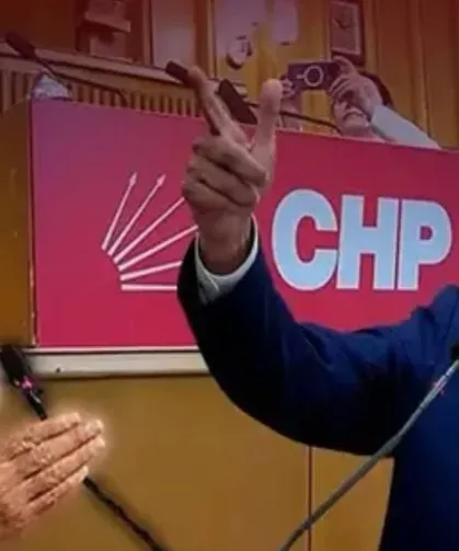 CHP'de "grup toplantısı" savaşı: Kılıçdaroğlu CHP'de, Özel TBMM'de konuştu
