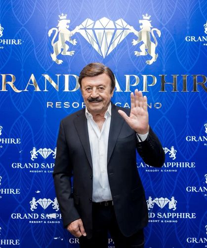 SELAMİ ŞAHİN GRAND SAPPHIRE’DE MÜZİK ZİYAFETİ SUNDU