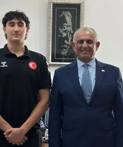 Beşiktaş’a transfer olan Akçam’ı kabul etti: Tarihi bir gelişme