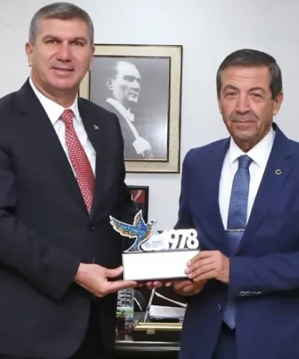 Ertuğruloğlu, Akdeniz Belediyeler Birliği heyetini kabul etti