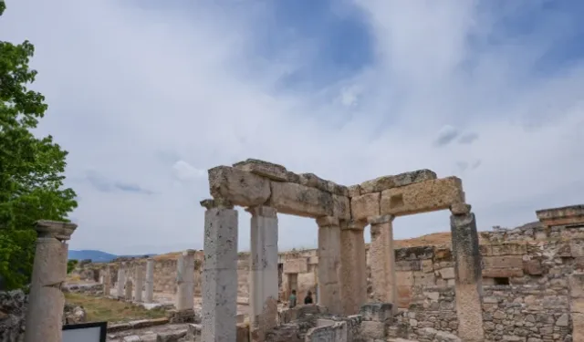 Erozyonla gelen toprak Tripolis Antik Kenti'ni korumuş