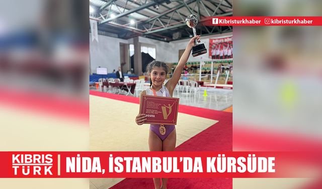 Nida, İstanbul’da kürsüde