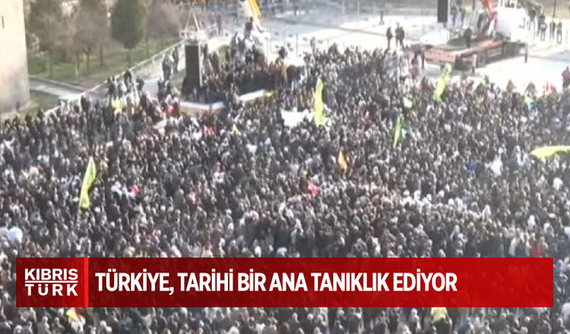 Öcalan'ın çağrısı Diyarbakır ve Van'da dev ekranlarda takip edildi