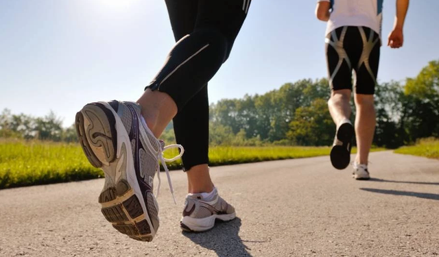 Kalp sağlığı için uzun yürüyüşler mi, sık ama kısa yürüyüşler mi daha iyi?