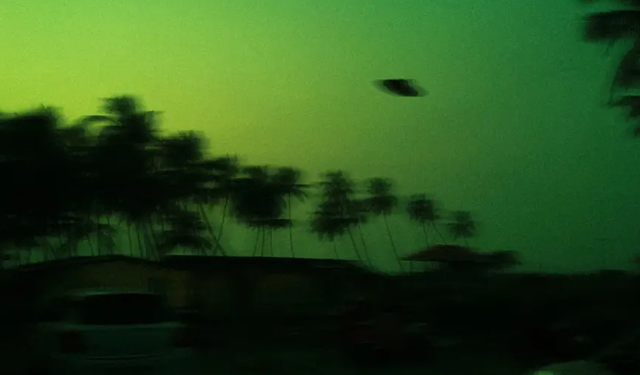 Kanadalı profesör: “Uzaylılar Ay’a hediye bırakmış olabilir”