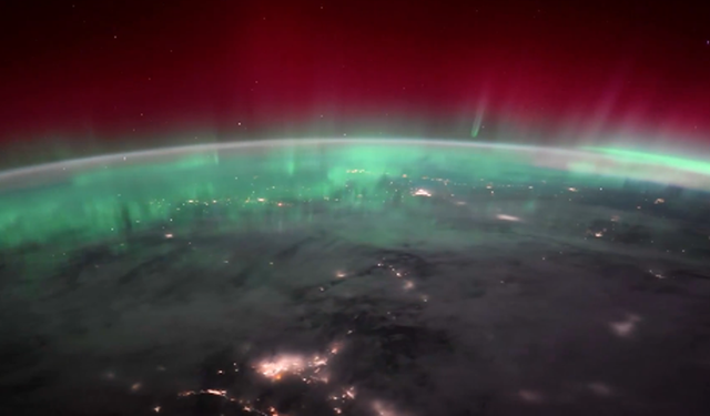 NASA astronotu, Kuzey Işıkları'nın şovunu uzaydan görüntüledi