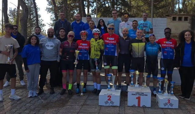 Bisiklet yarışında dereceye girenler ödüllerini aldı