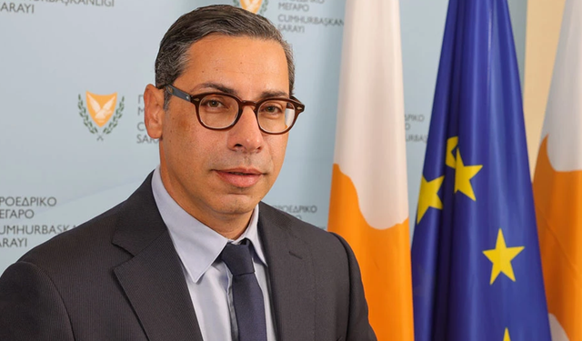 Konstantinos Kombos, Avrupa Komisyonu’nun Kıbrıs Özel Temsilcisi Johannes Hahn ile görüştü