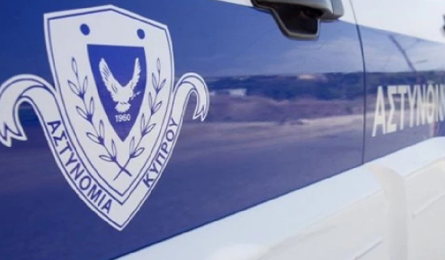 Güney Lefkoşa'da iki araç kundaklandı