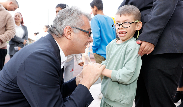 Cumhurbaşkanı Tufan Erhürman Lefkoşa Özel Eğitim ve İş Eğitim Okulu öğrencileriyle bir araya geldi