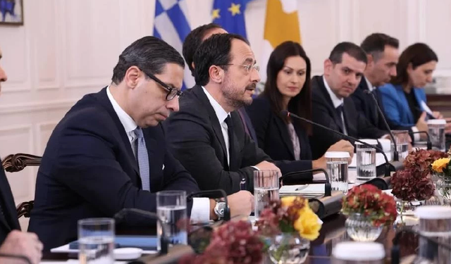 Rum Lider Nikos Hristodulidis kabinesinde değişikliğe gitti