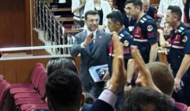 Ekrem İmamoğlu'nun diplomasının sahte olduğu iddiasıyla yargılandığı davada ara karar