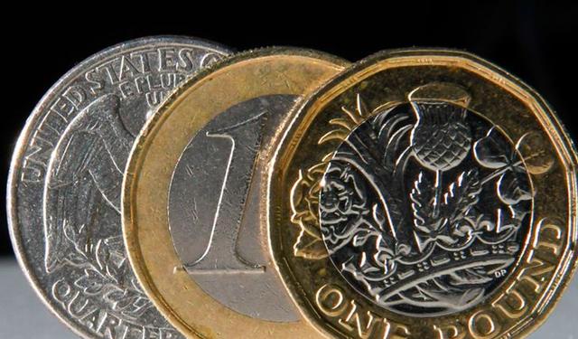 Sterlin 56,85 TL, dolar 42,65 TL, euro 49,75 TL’den işlem görüyor