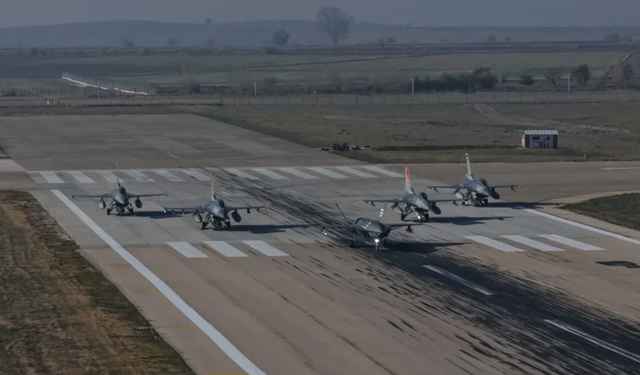 KIZILELMA’nın tarihi hava-hava başarısı dünya basınında geniş yer buldu