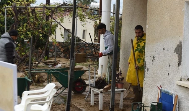 Dikmen, Akçiçek, Alemdağ ve Kozanköy’de Sel Felaketi: Temizlik Çalışmaları Sürüyor
