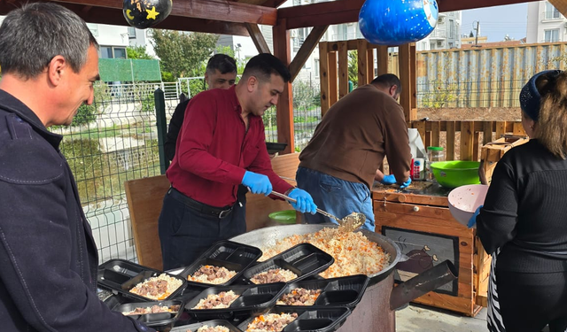 Türkmen Kardeşlik ve Dayanışma Derneği’nden Lefkoşa Özel Eğitim Okulu’na Asya Pilavı İkramı
