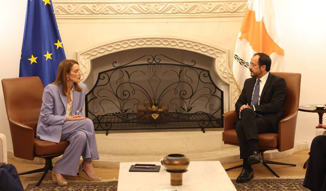 Hristodulidis, Metsola ile görüştü: Ankara’ya iki davet