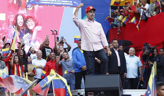 Venezuela Devlet Başkanı Maduro, dans ederek ABD’ye “barış” çağrısında bulundu
