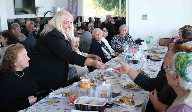 Başkan Fatma Çimen Tuğlu’dan Büyüklerimize Yeni Yıl Jestı: “Gönülleri Isıtan Buluşma”