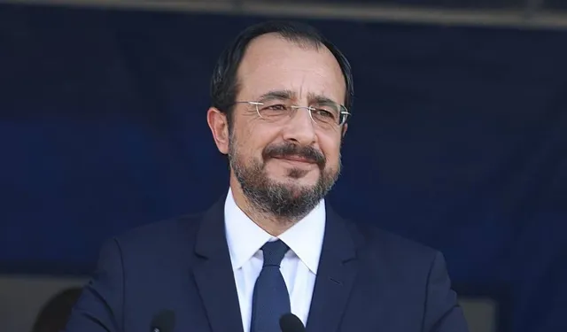 Beceriksiz Hristodulidis, Ada’yı savaş alanın içine çekti