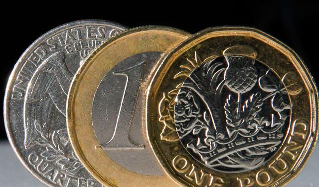 Euro 50.98 TL, dolar 43.40 TL, sterlin 58.55 TL’den işlem görüyor